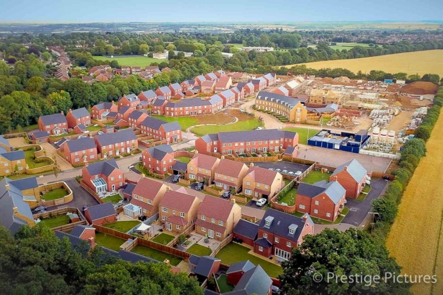 New housing in Oxfordshire ©Prestige Pictures